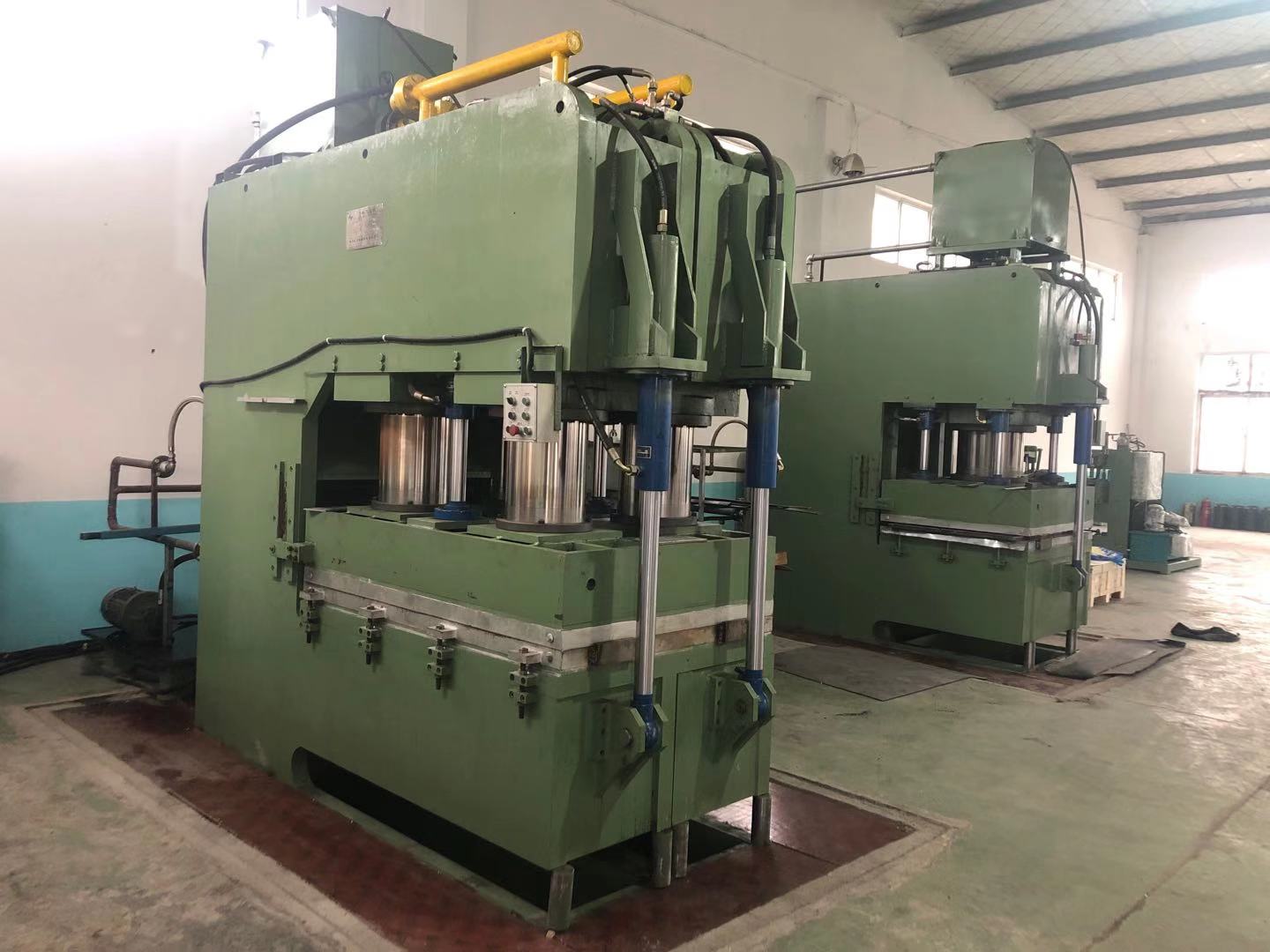 環(huán)形輸送帶硫化設(shè)備